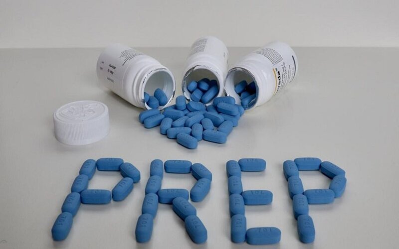 PrEP là viết tắt của cụm từ tiếng Anh “Pre-Exposure Prophylaxi”, có nghĩa là “điều trị dự phòng trước phơi nhiễm HIV”