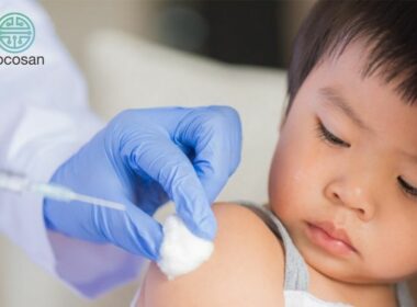 Tiêm phòng cúm cho trẻ có bị sốt không
