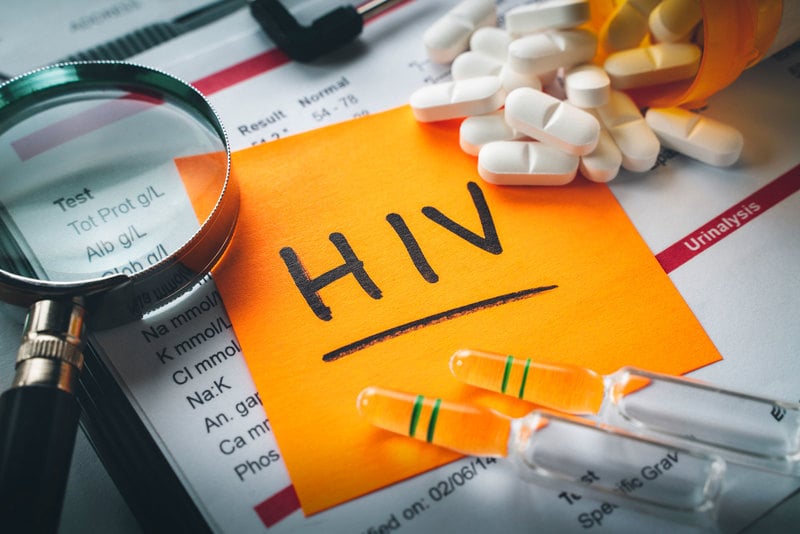 Hiện tại chưa có cách chữa khỏi hoàn toàn HIV, nhưng có nhiều phương pháp điều trị giúp làm chậm quá trình tiến triển HIV