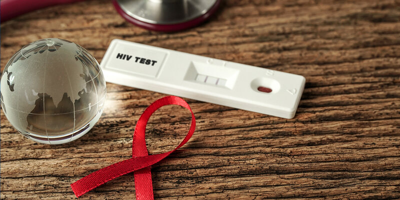 HIV được chẩn đoán bằng xét nghiệm máu hoặc nước bọt