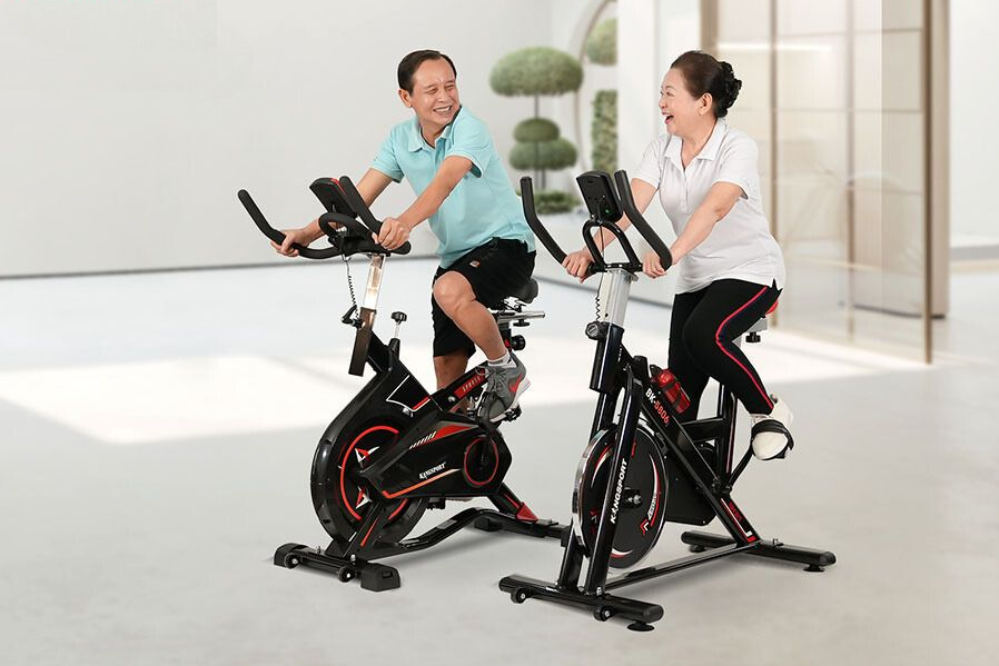 Đạp xe đạp tại chỗ giúp trái tim khỏe và hệ hô hấp hoạt động tốt hơn