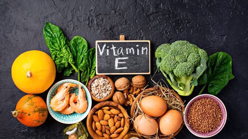 Vitamin E là một nhóm các hợp chất bao gồm Tocopherols và Tocotrienols
