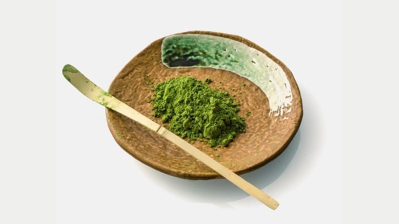 Matcha cung cấp hàm lượng chất dinh dưỡng và hợp chất có lợi cho sức khỏe cao hơn so với các loại trà thông thường