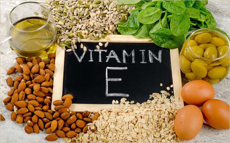 Vitamin E giúp giảm các cơn bốc hỏa và đổ mồ hôi đêm