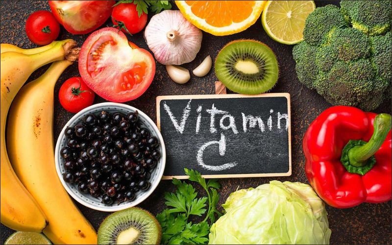 Vitamin C giúp cải thiện chức năng miễn dịch, duy trì sức khỏe làn da