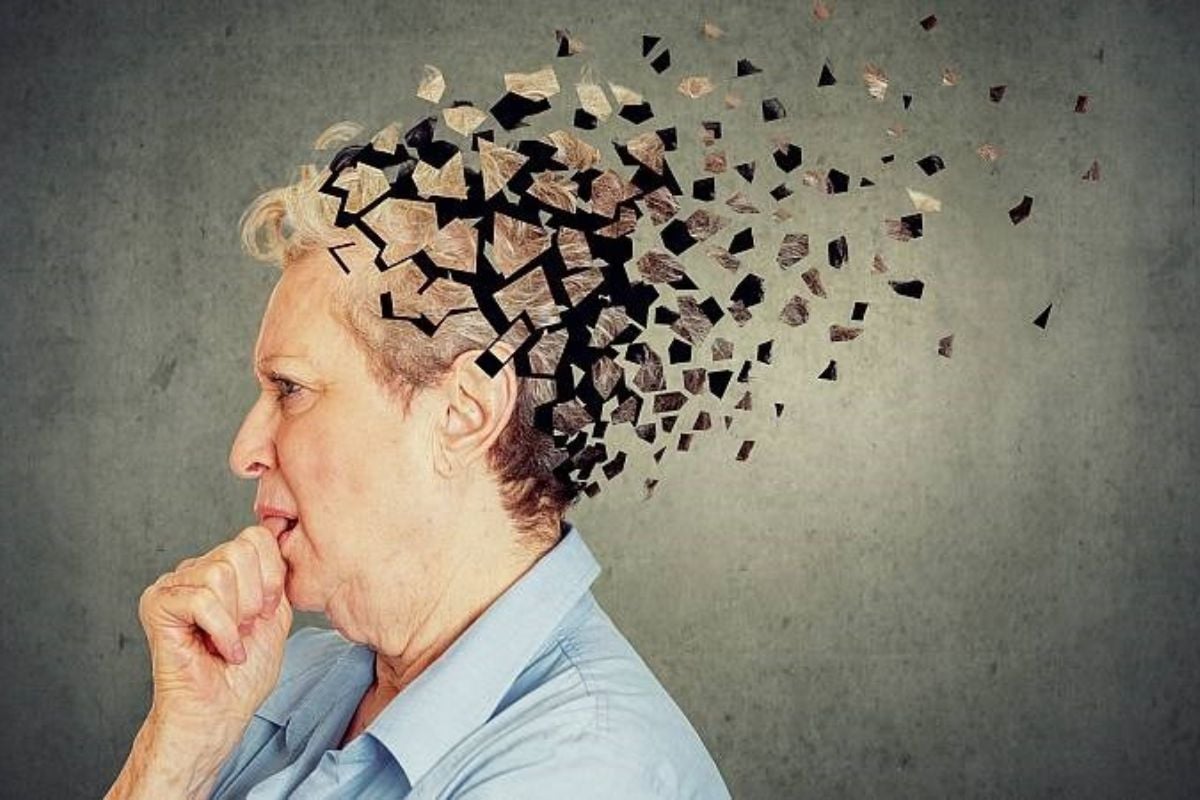 Người bệnh Alzheimer sẽ bắt đầu gặp khó khăn trong việc ghi nhớ các sự kiện mới xảy ra