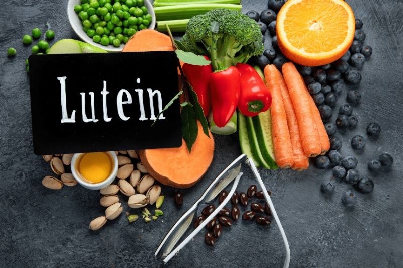 Lutein là một carotenoid thực vật có nhiều vai trò đối với mắt